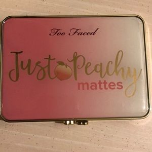Too Faced Just Peachy Mattes eye shadow